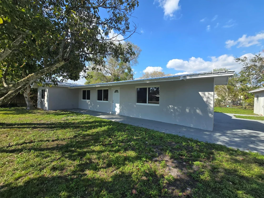 Photo of 6545 NE 8th Lane