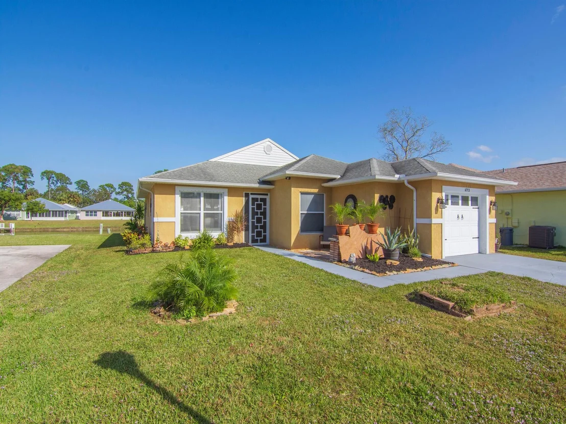 Photo of 6713 Gaviota