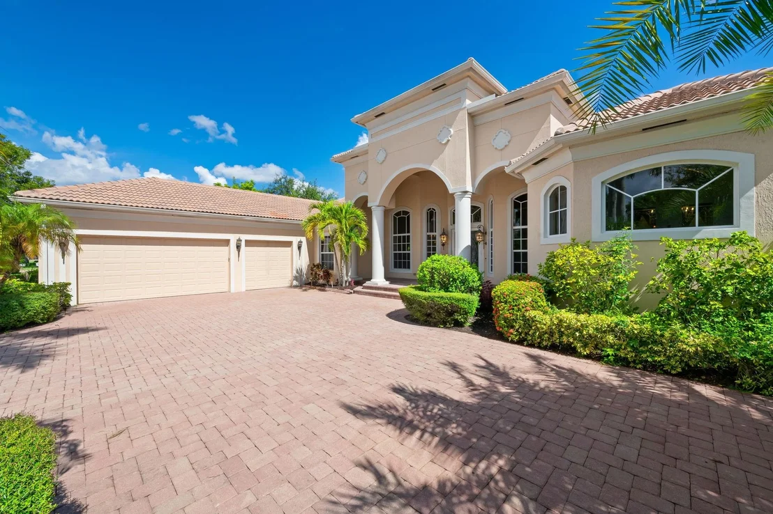 Photo of 12825 Stonebrook Drive