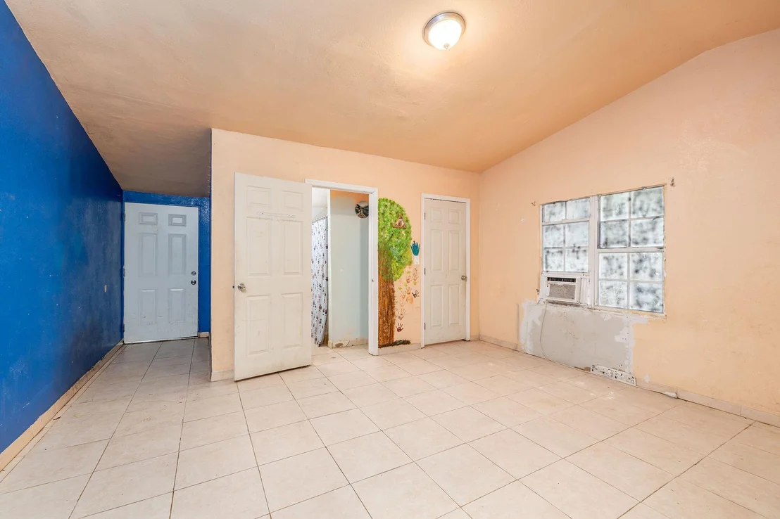 Photo of 3670 NW 27th Avenue