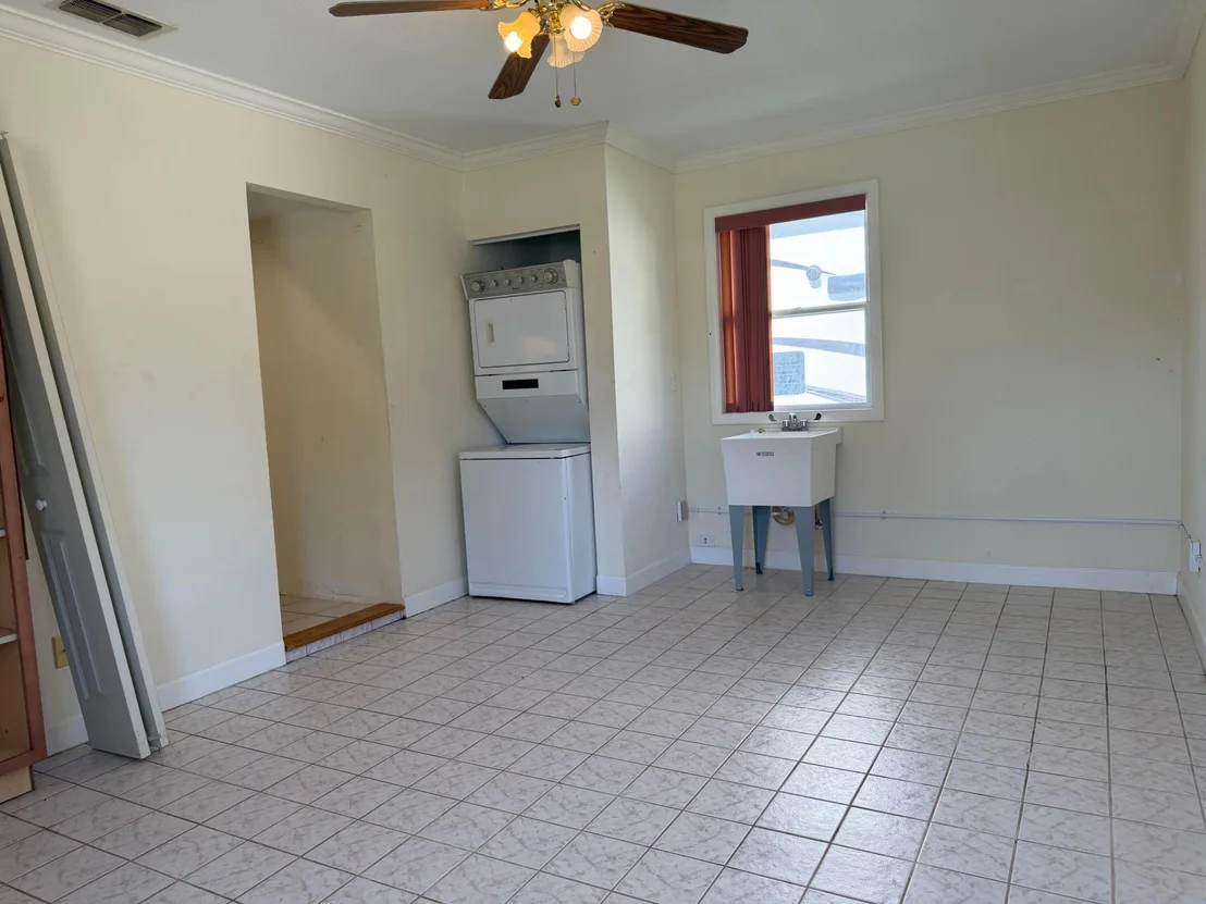 Photo of 3816 SE Middle Street