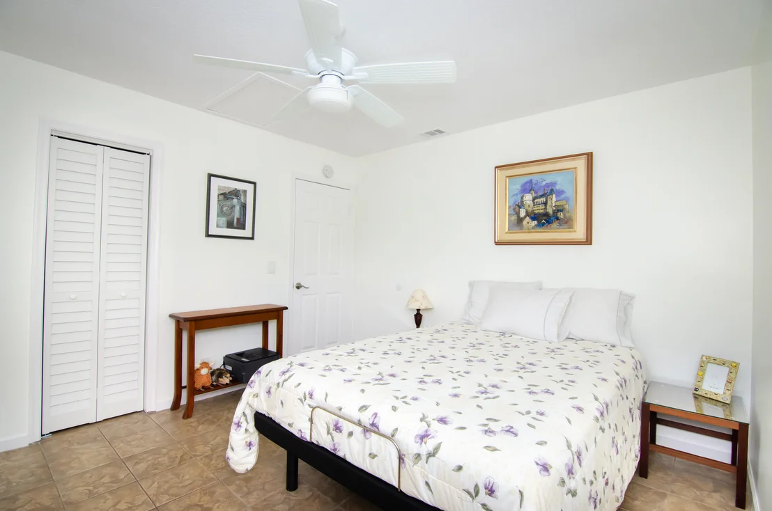 Photo of 613 Oak Terrace