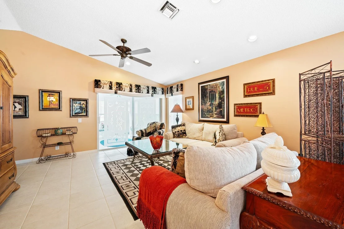 Photo of 1120 Alexander Bend