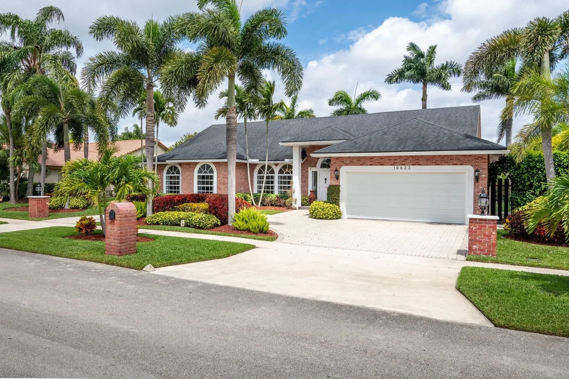Photo of 16633 Golfview Drive