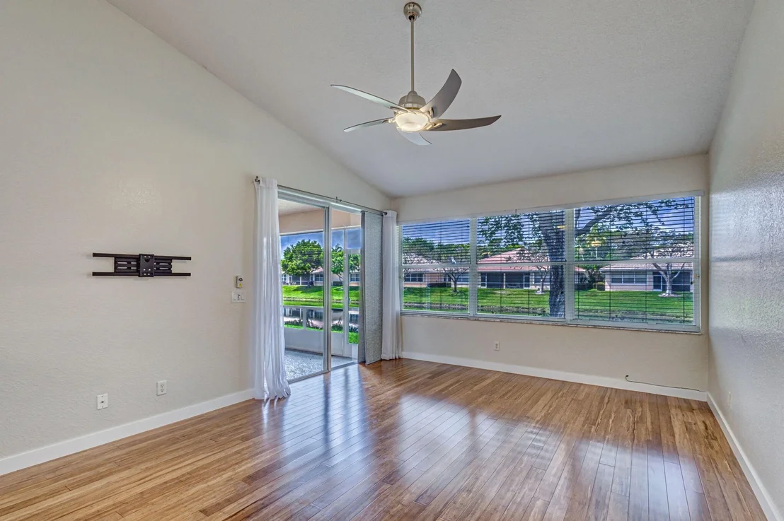 Photo of 386 Coral Trace Lane