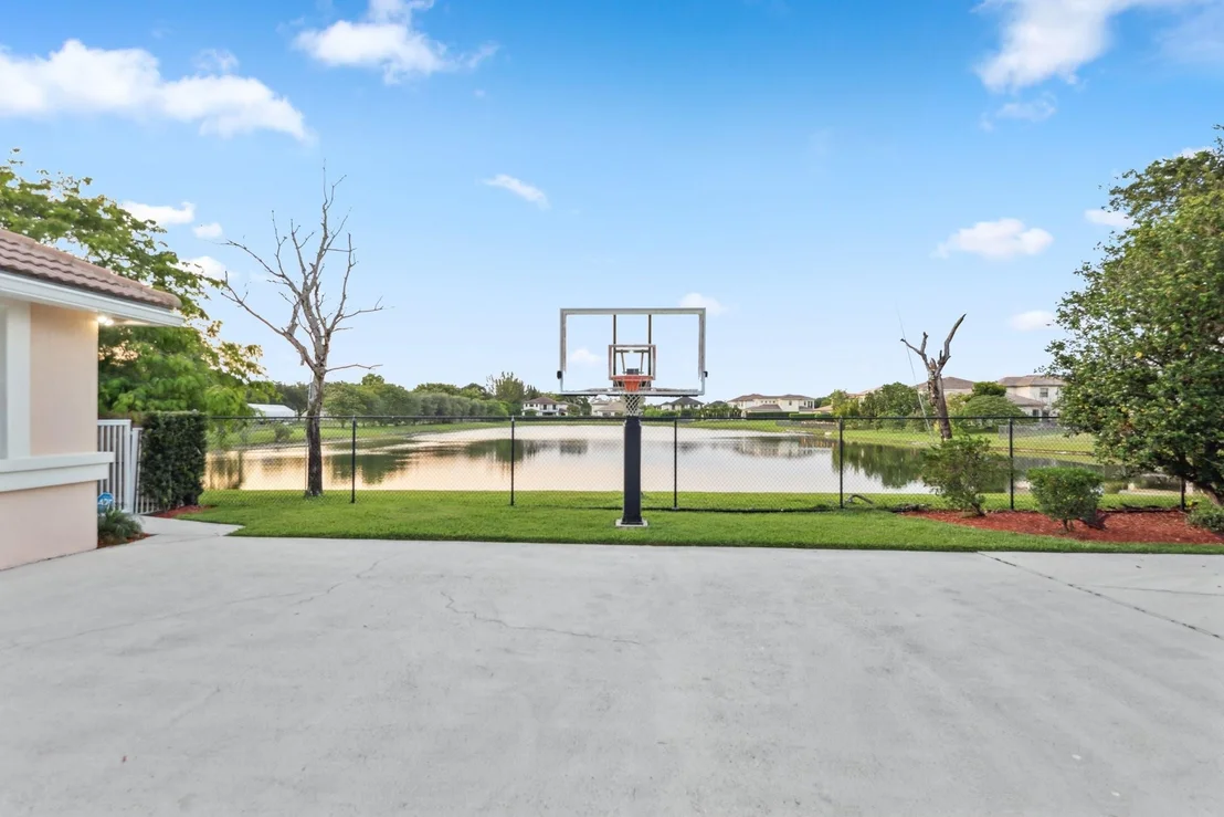Photo of 10801 Indian Trail