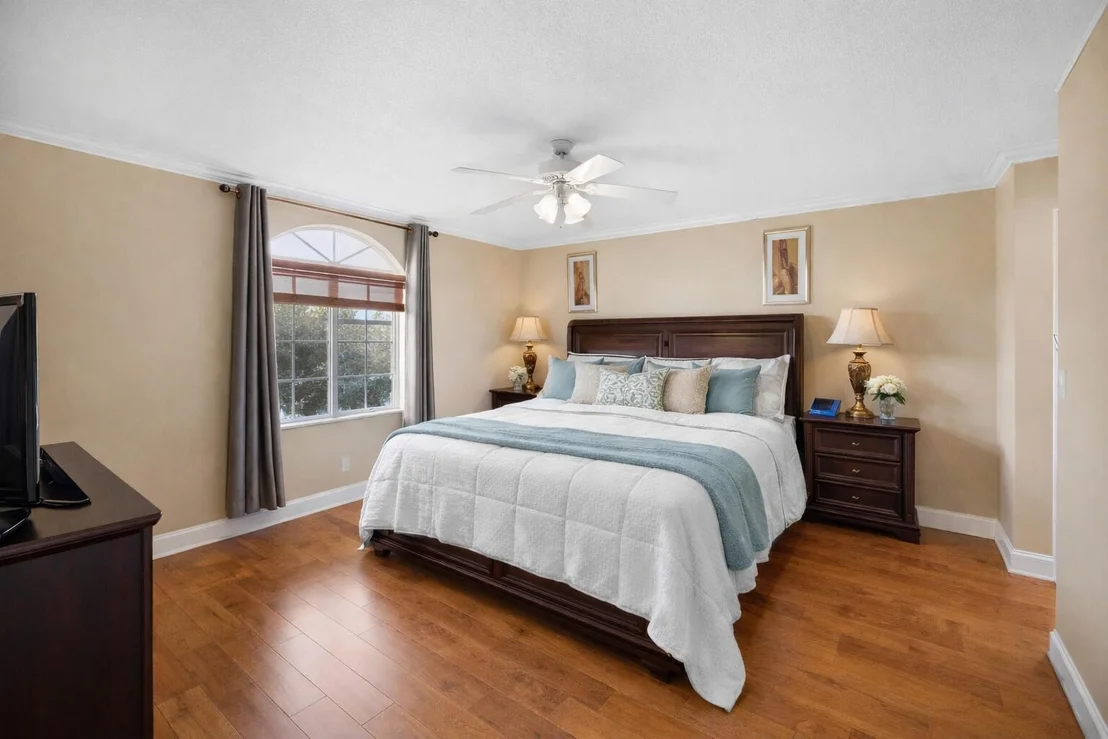 Photo of 6934 Grapeview Boulevard