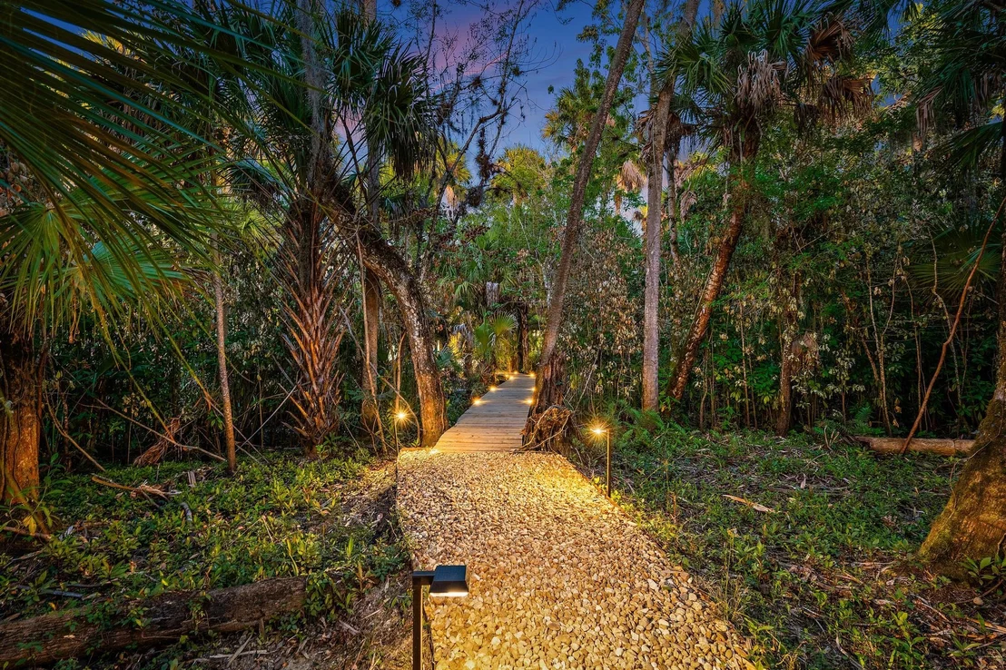 Photo of 4844 River Place