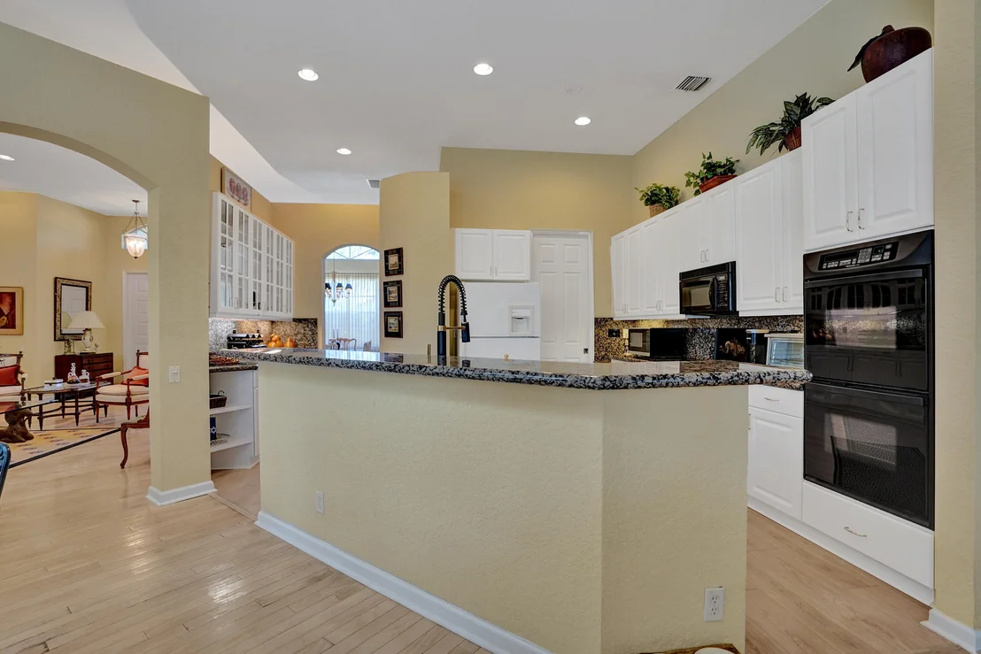 Photo of 7338 Falls Road W