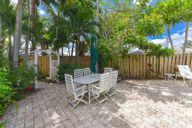 Photo of 316 Leigh Road