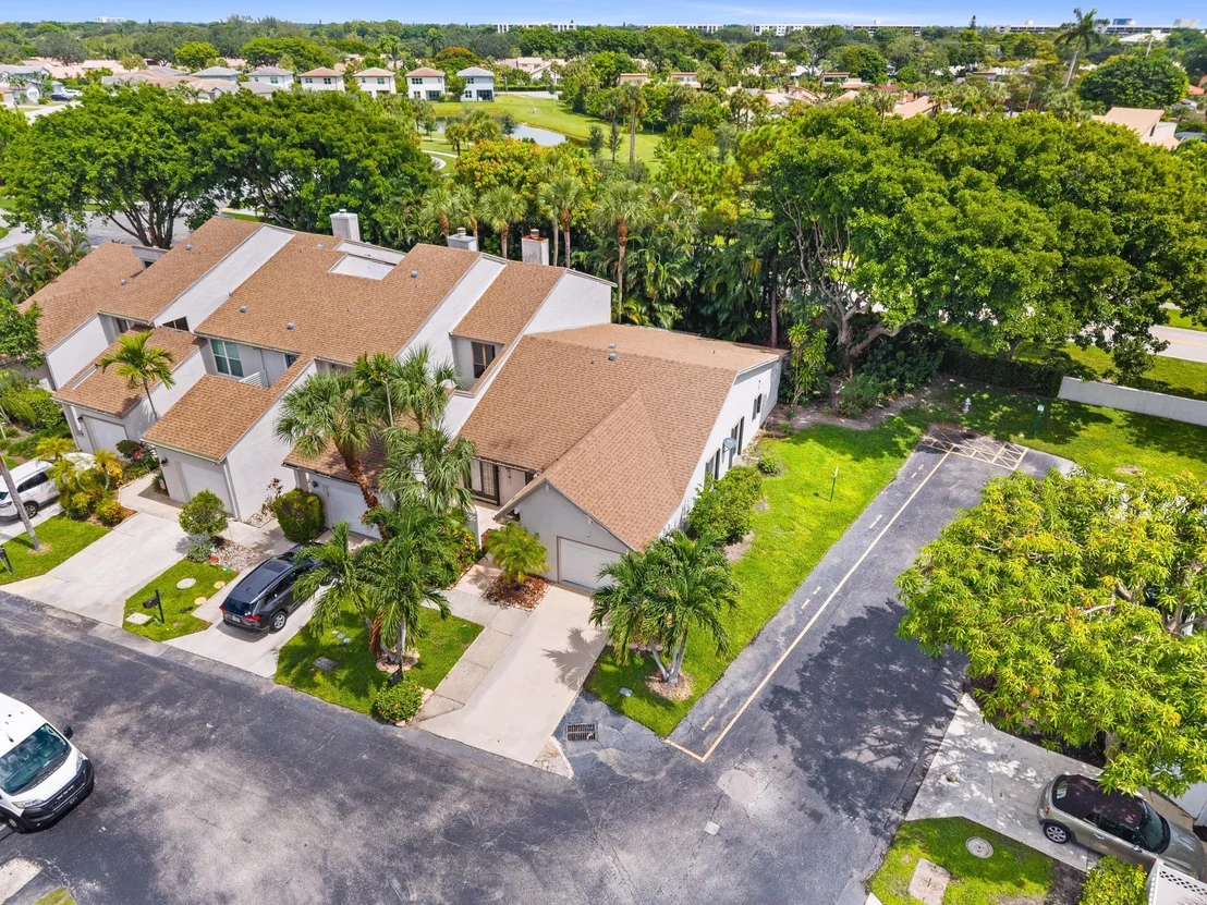 Photo of 6660 CANARY PALM Circle
