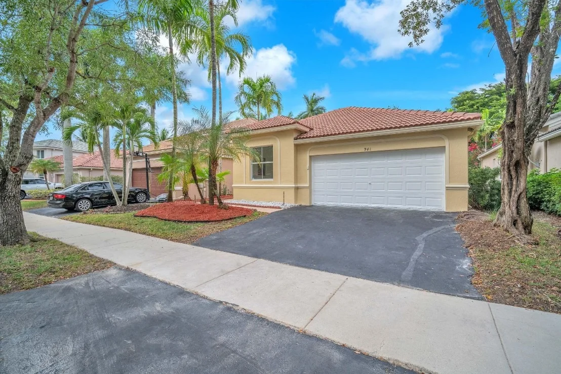 Photo of 941 Bluewood Terrace