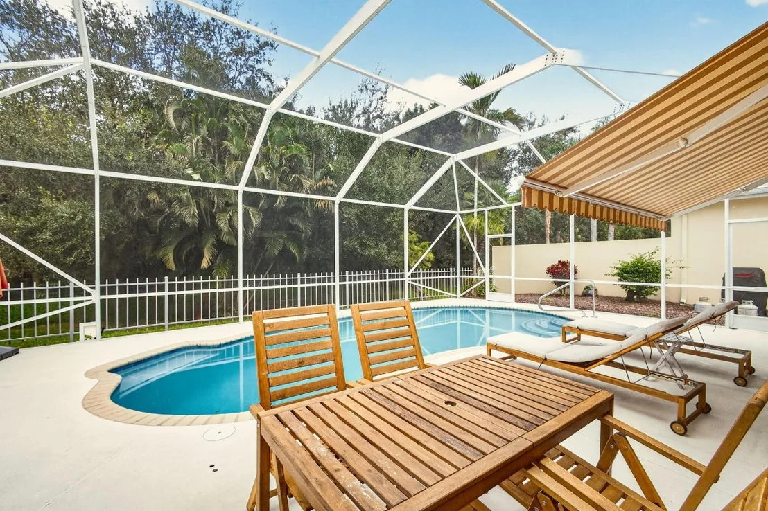 Photo of 130 S Hampton Drive