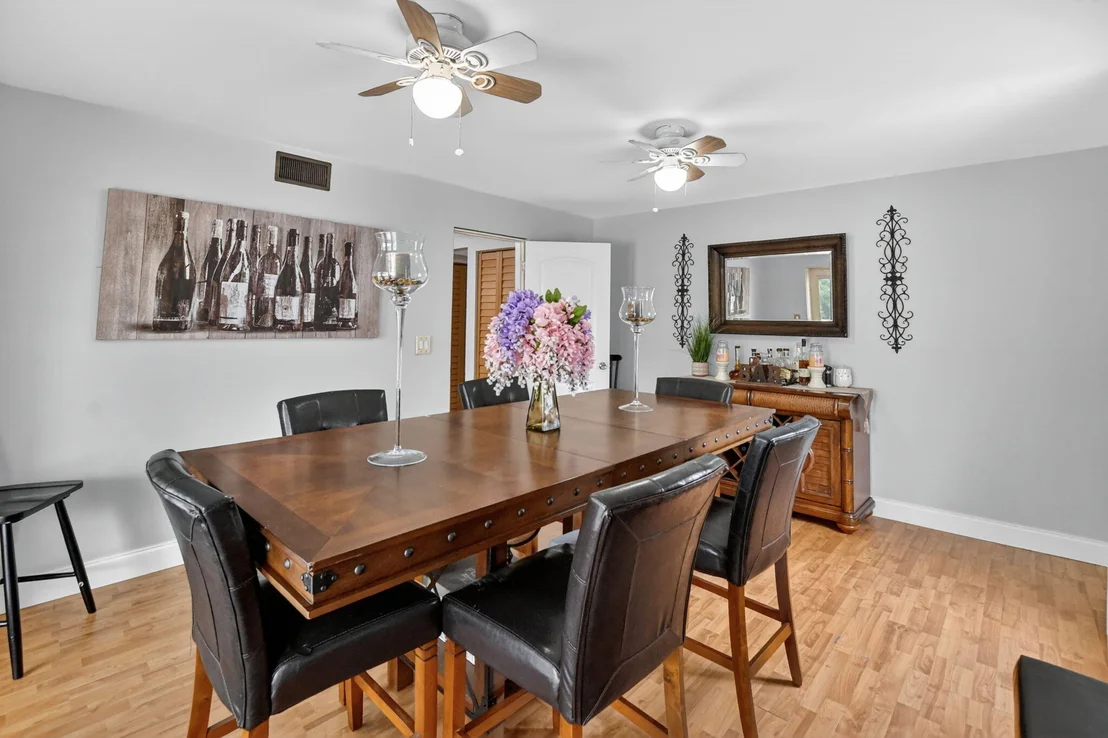Photo of 9976 Robins Nest Road