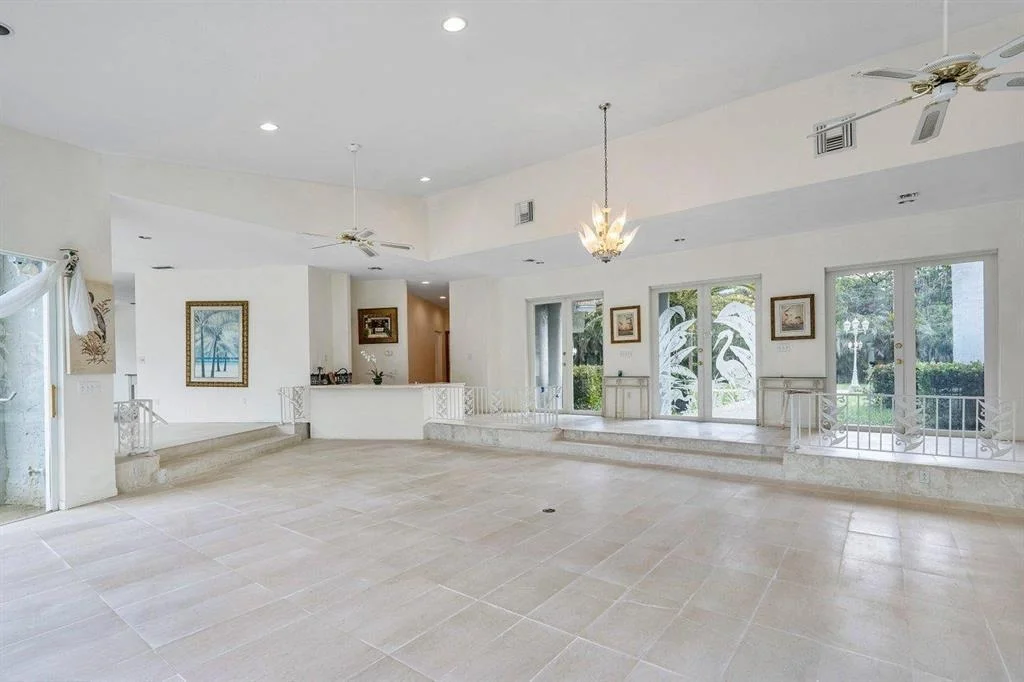 Photo of 6077 Pineneedle Lane