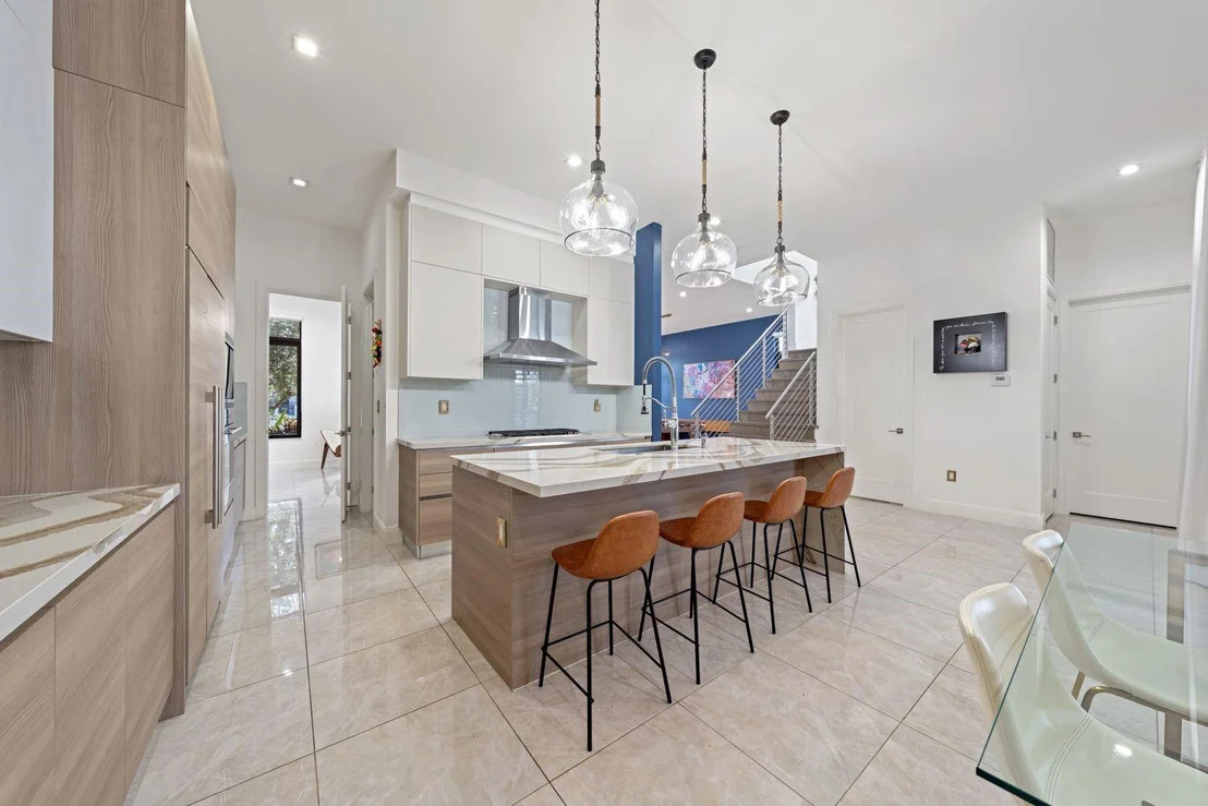 Photo of 8225 Central Park Boulevard
