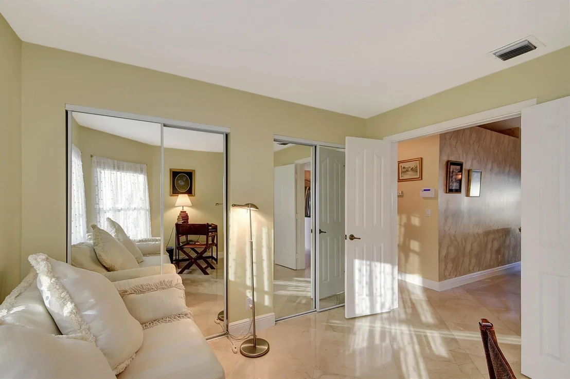 Photo of 120 Harbor Lake Circle