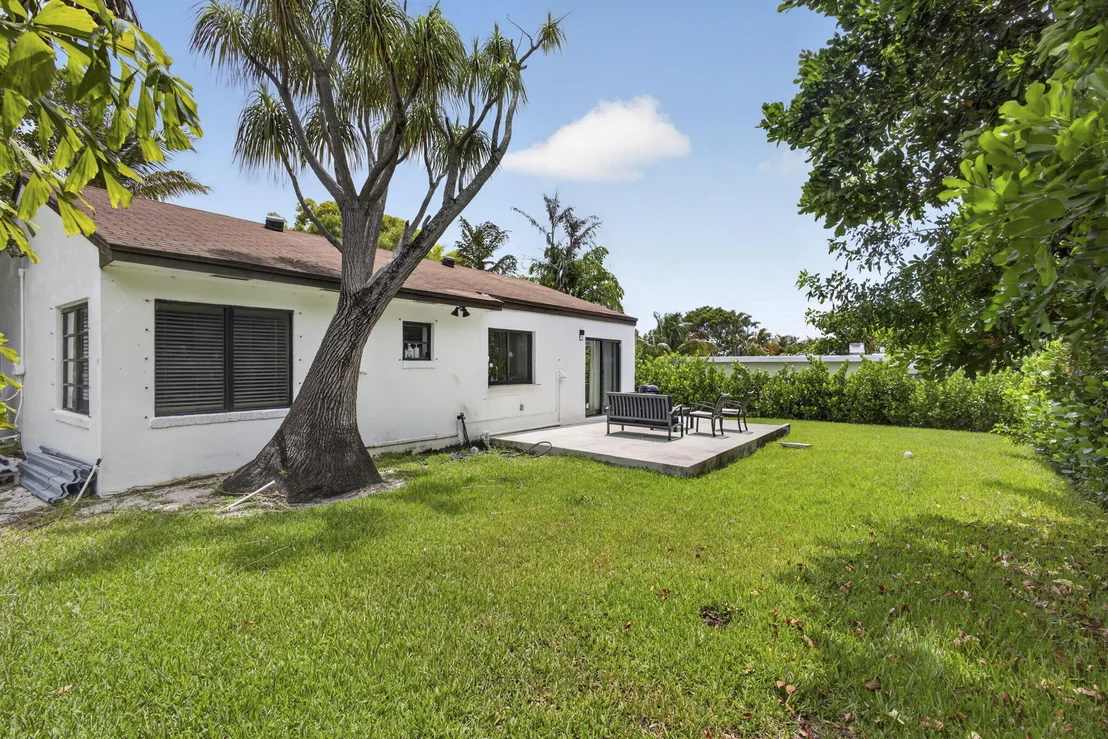 Photo of 1875 Ridge Road