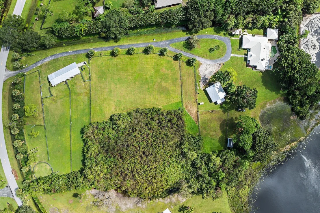 Photo of 2505 SE Ranch Acres Circle