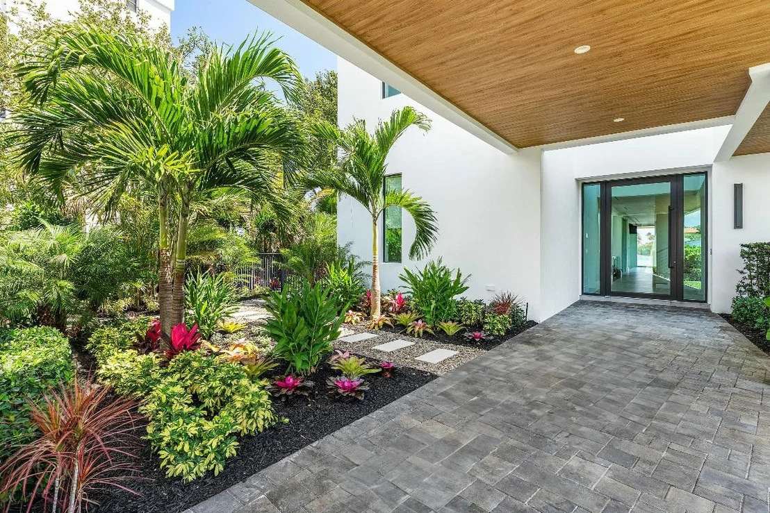 Photo of 3445 Harbor Road N