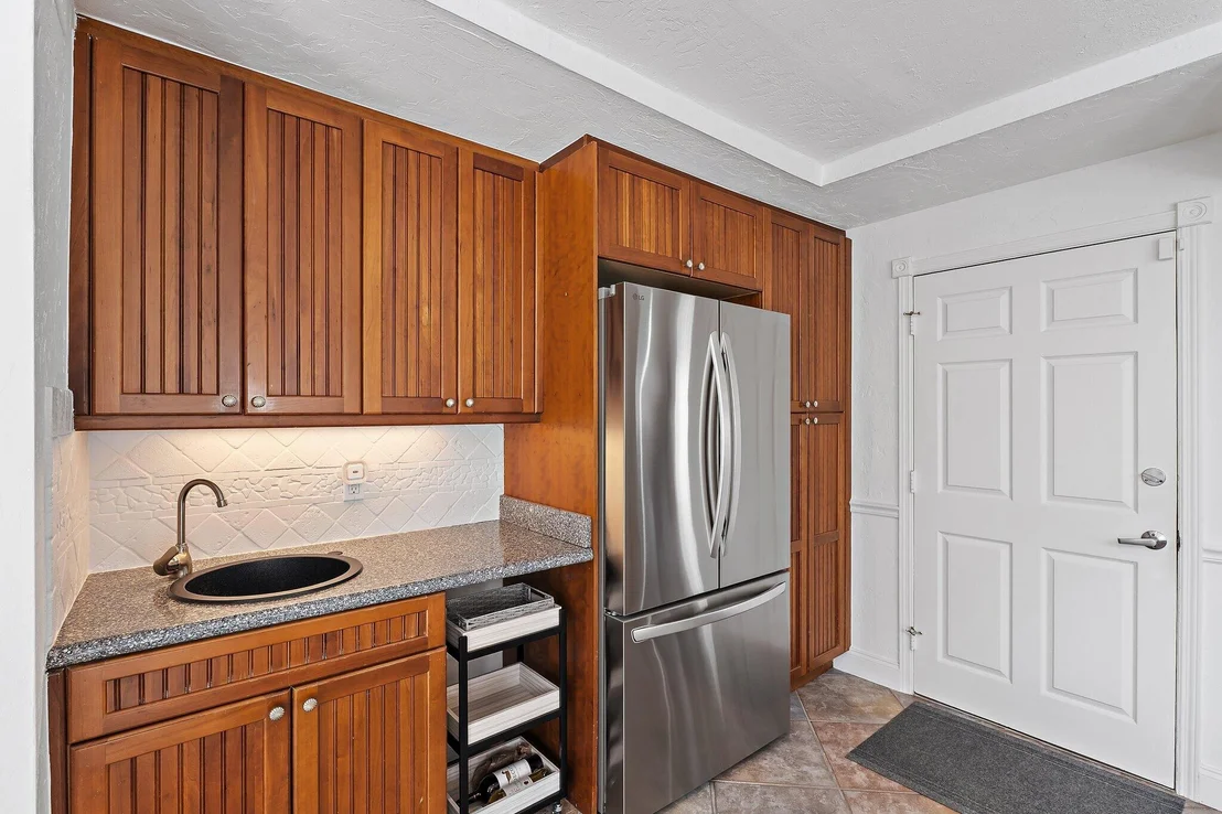 Photo of 102 W Sandpiper Circle