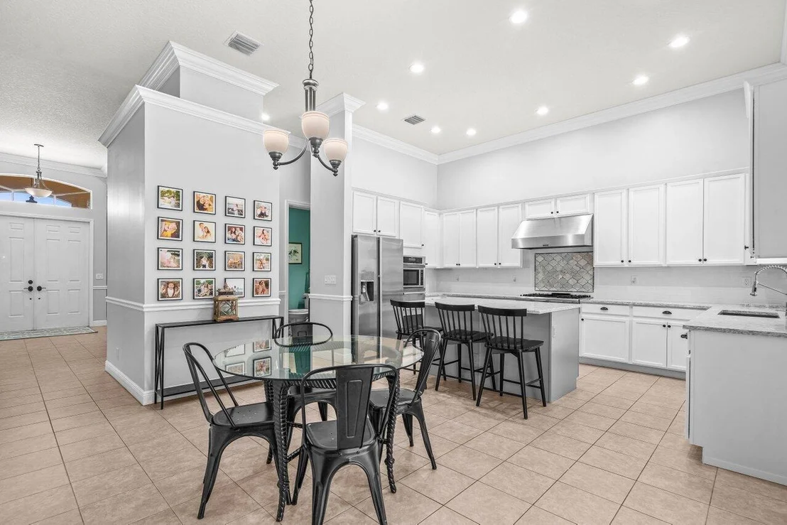 Photo of 18301 Hamlin Boulevard