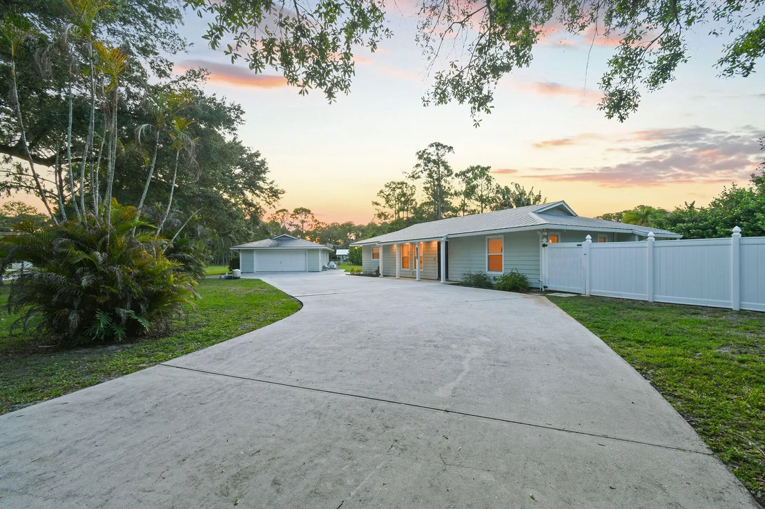 Photo of 16582 Mellen Lane