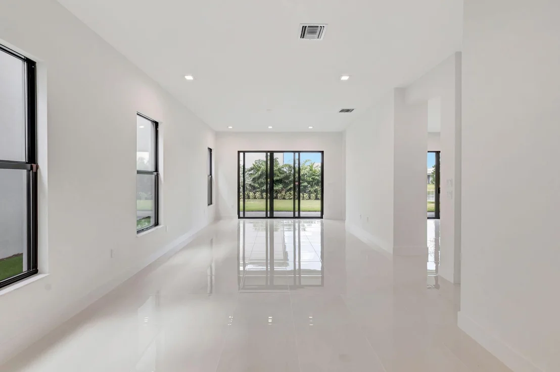 Photo of 9436 Riverside Park Drive