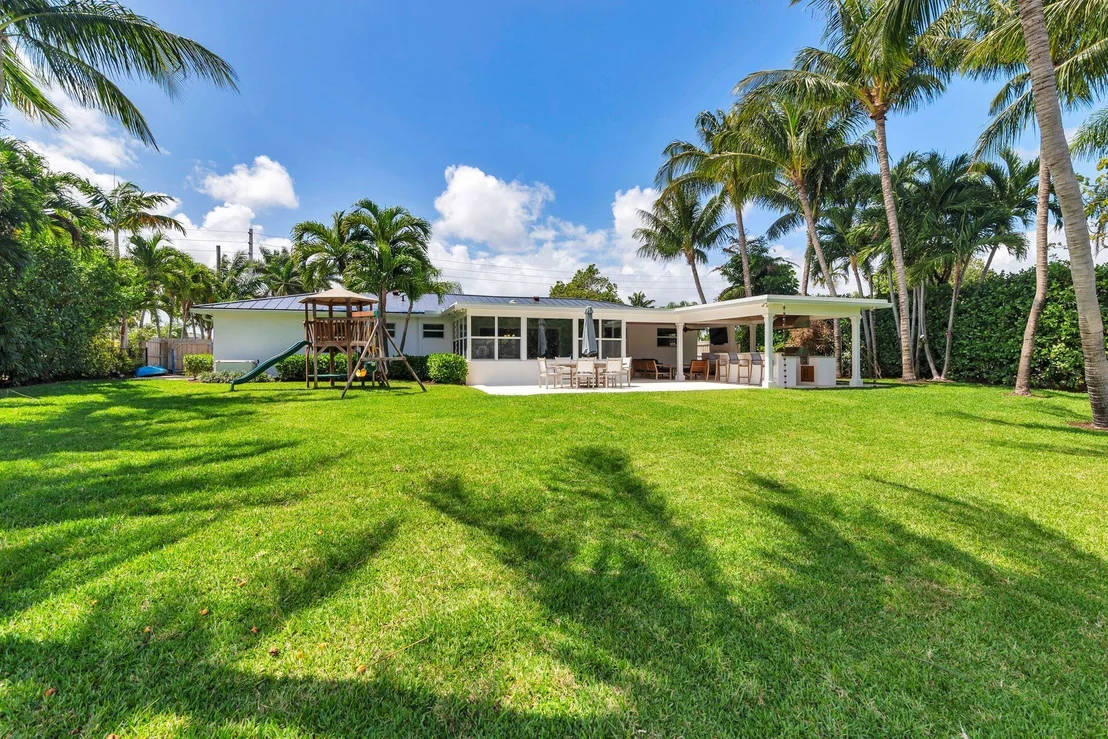 Photo of 7226 Pine Tree Lane
