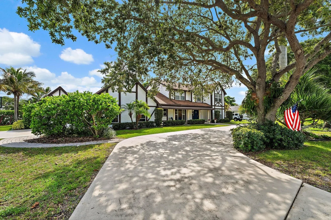 Photo of 88 River Drive