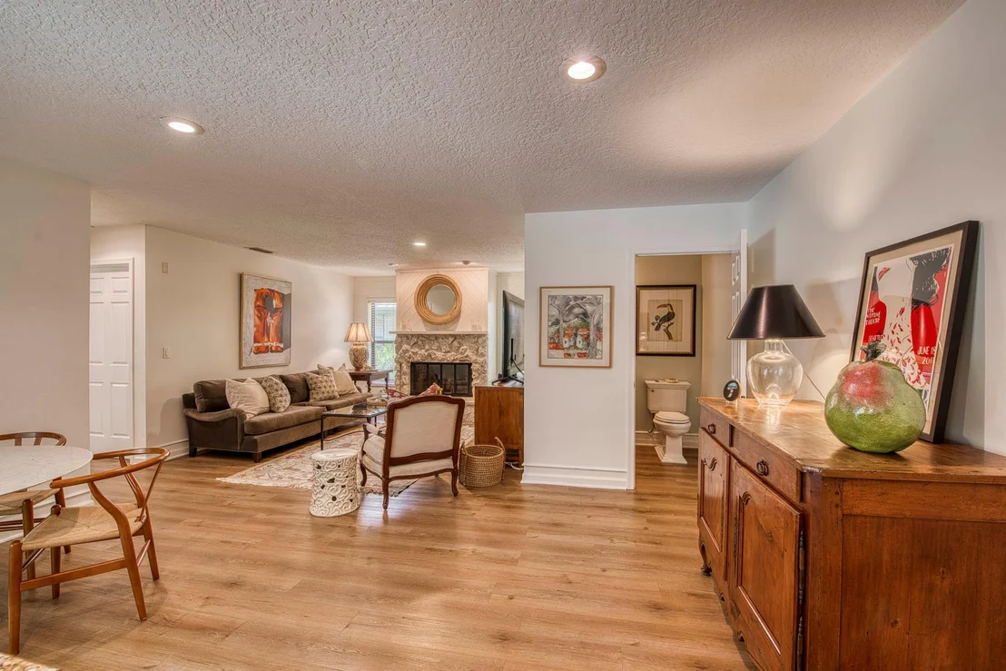 Photo of 18402 Lake Bend Drive