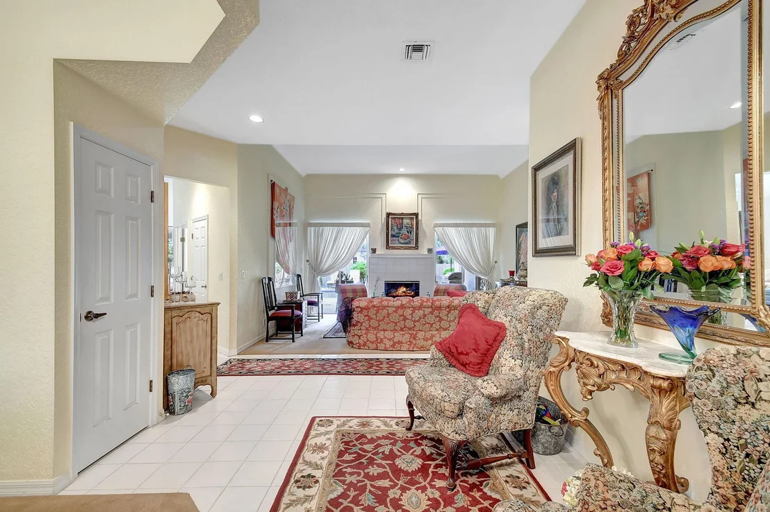 Photo of 2773 Hampton Circle S