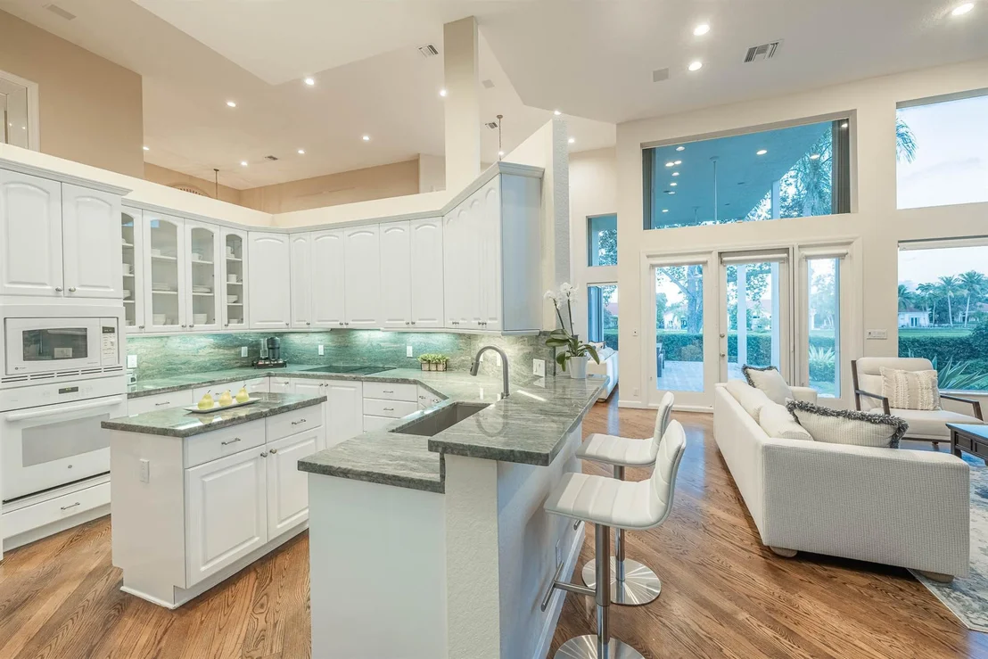 Photo of 2760 Pinehurst