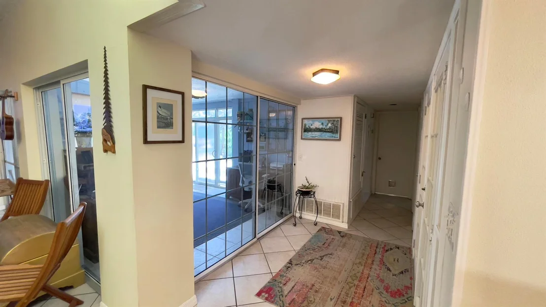 Photo of 886 Schumann Drive