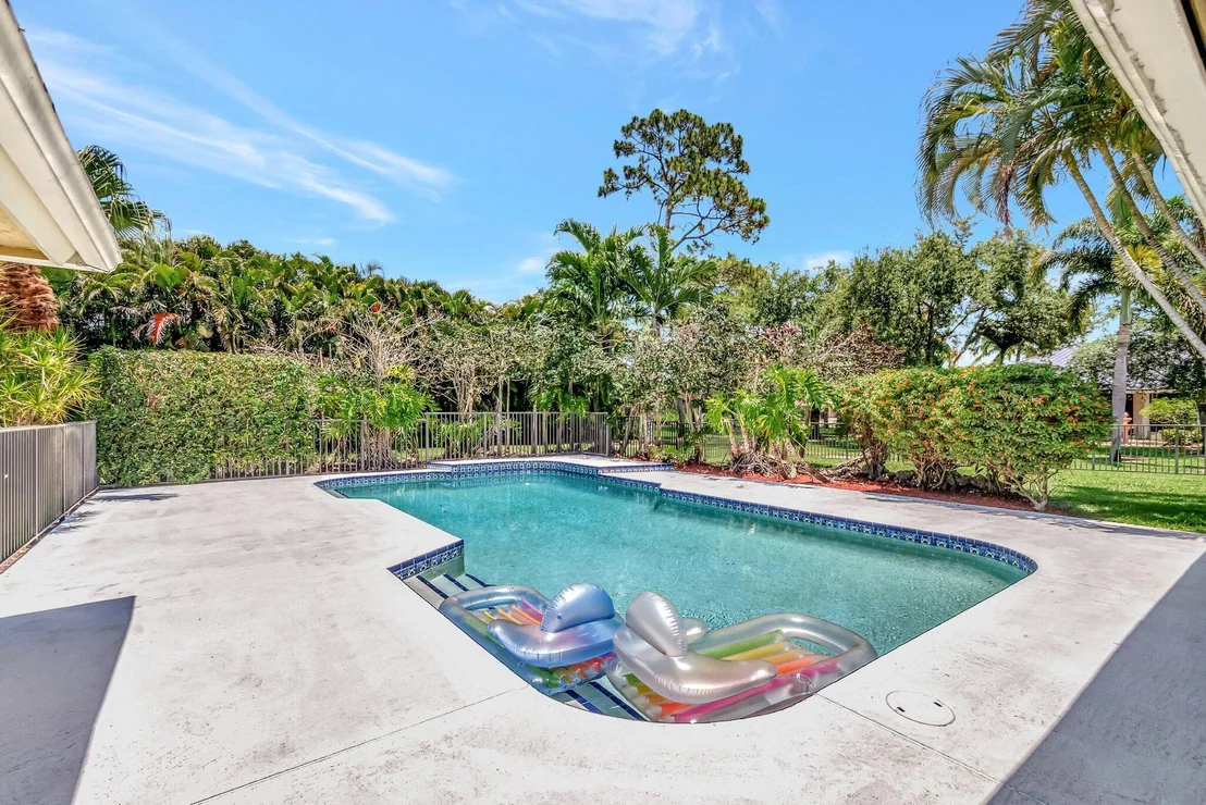 Photo of 15385 Cedar Bluff Place