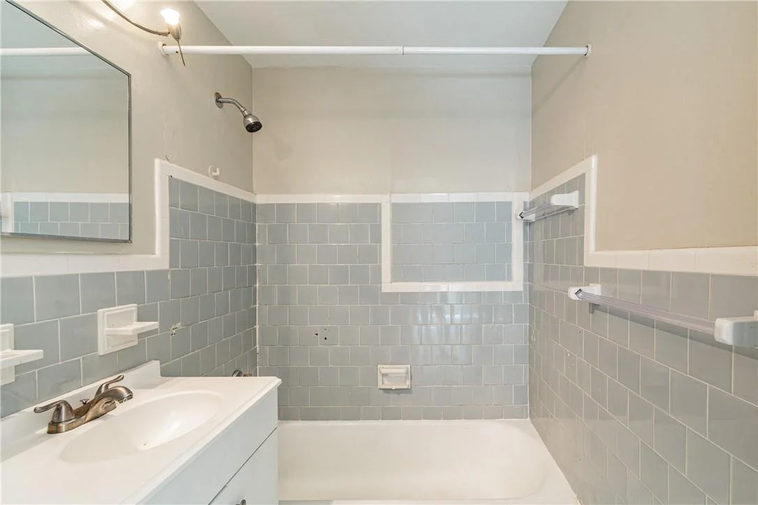 Photo of 700 NE 4th Avenue