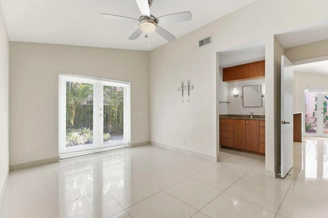 Photo of 1472 Garden Road