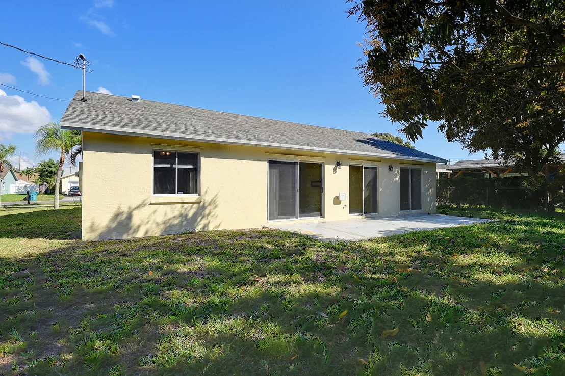Photo of 742 W Ocean Drive