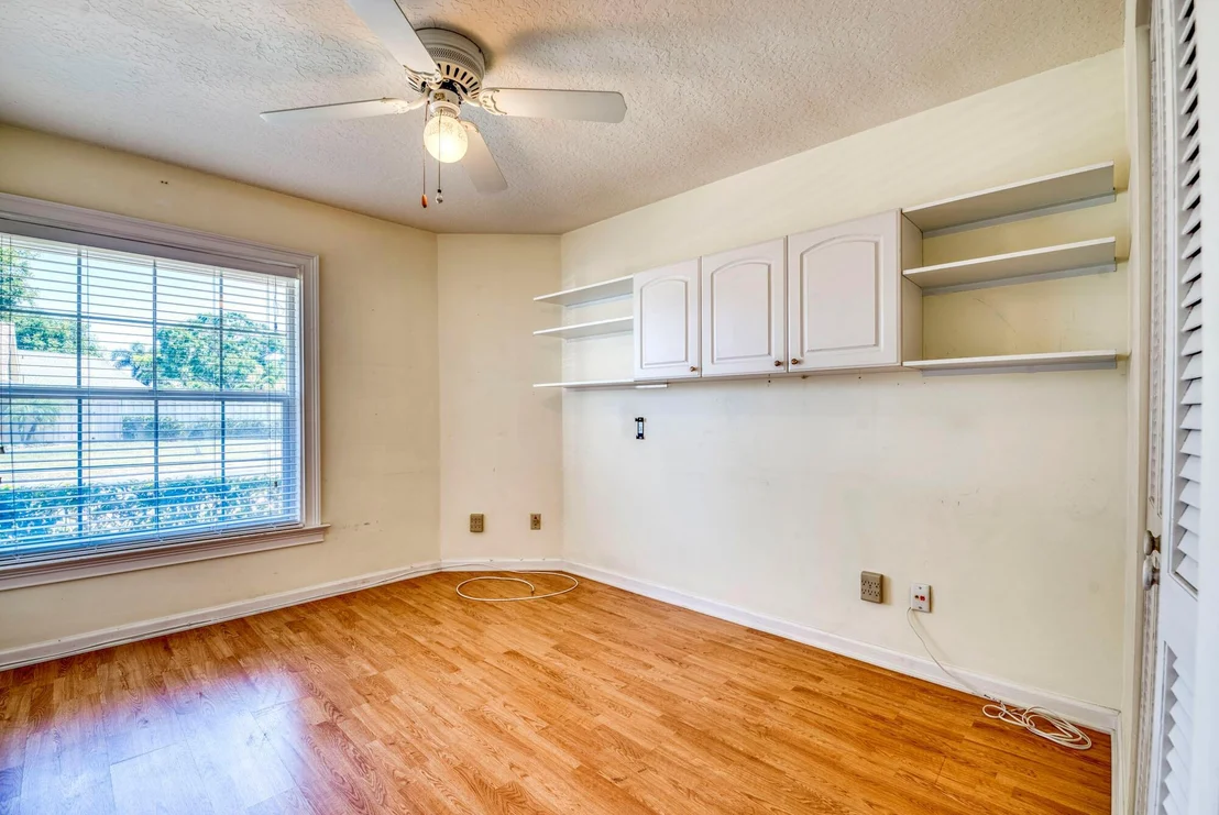 Photo of 310 Moccasin Trail W