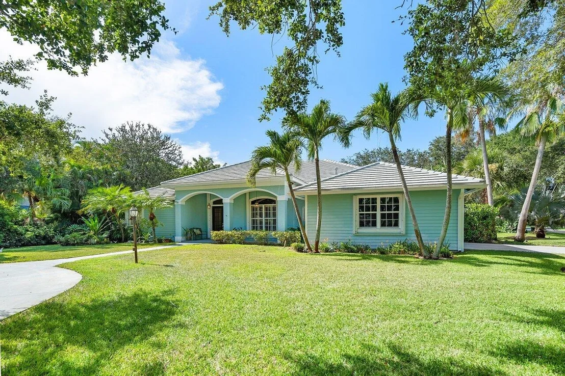 Photo of 18730 SE Lakeside Way