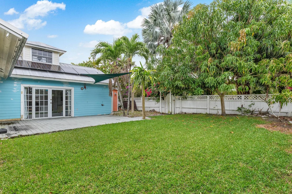 Photo of 165 Lakeside Drive