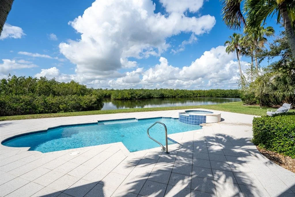 Photo of 547 White Pelican Circle