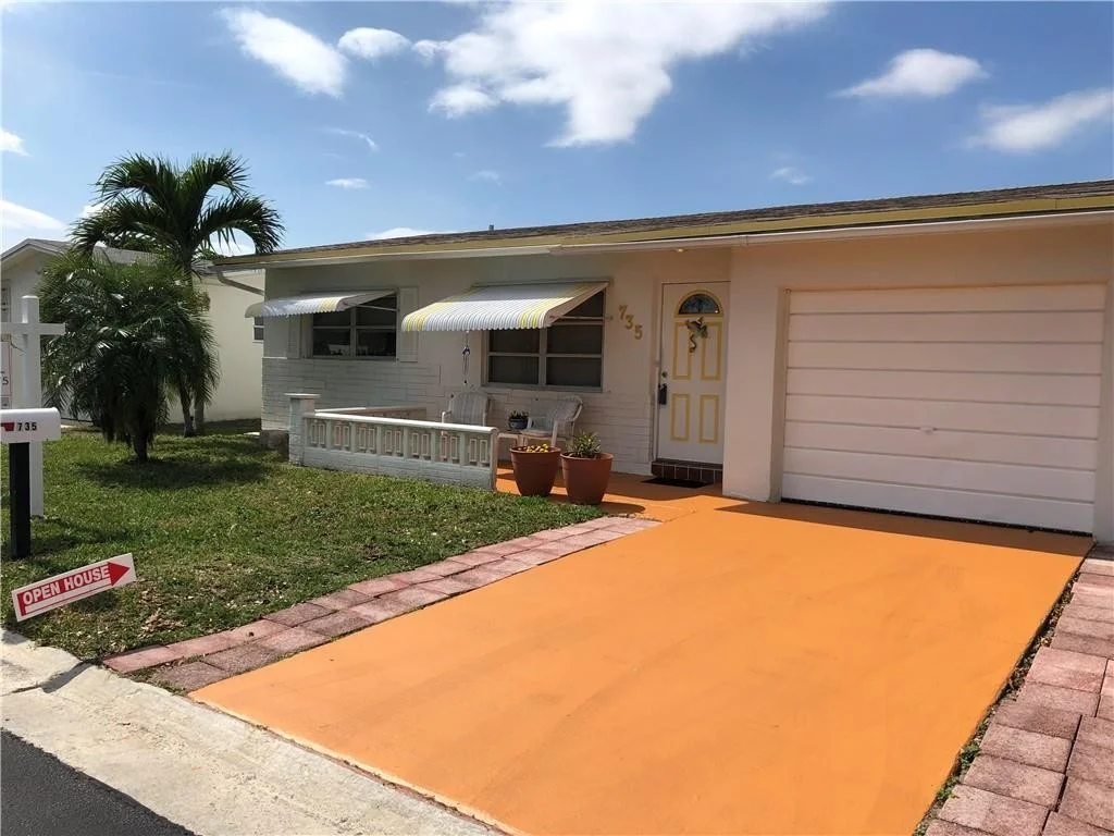 Photo of 735 NW 74th Way