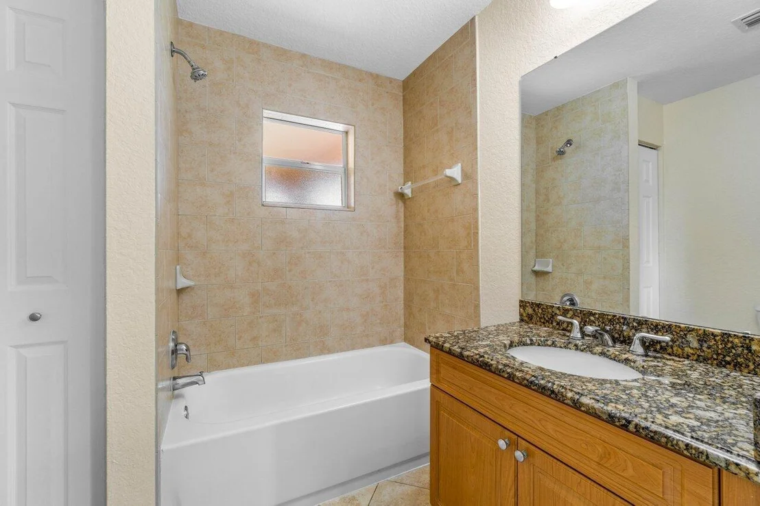 Photo of 348 Fleming Avenue