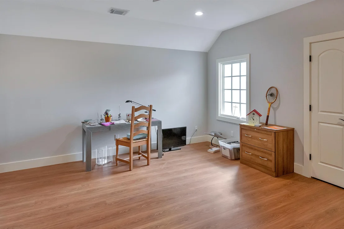 Photo of 10094 165th Street N