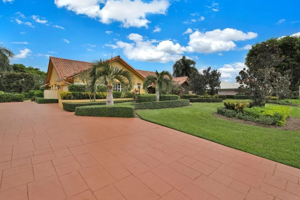 Photo of 4443 Pine Tree Drive