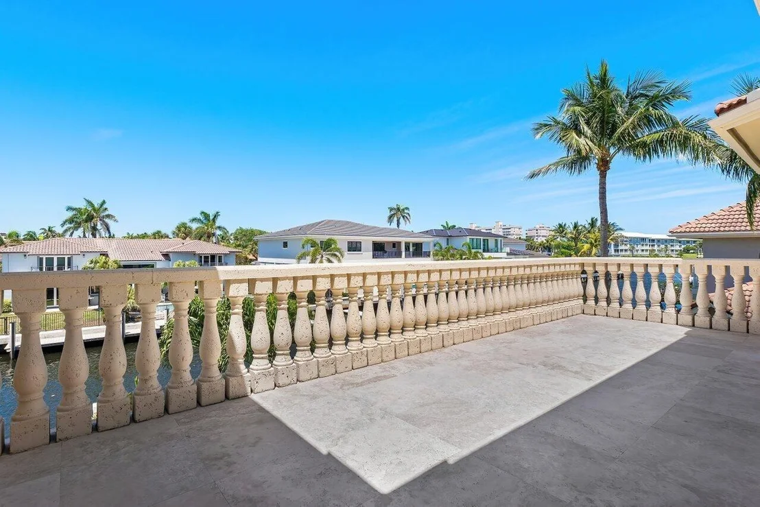 Photo of 953 Banyan Drive