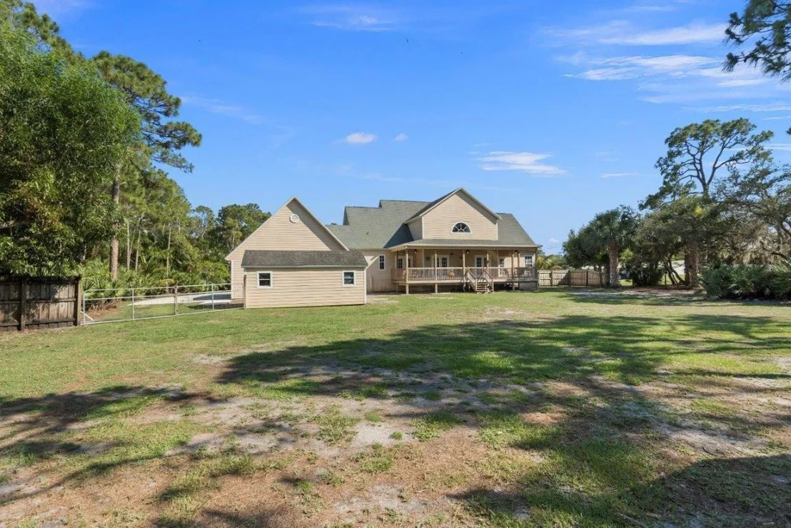 Photo of 405 SE Salerno Road