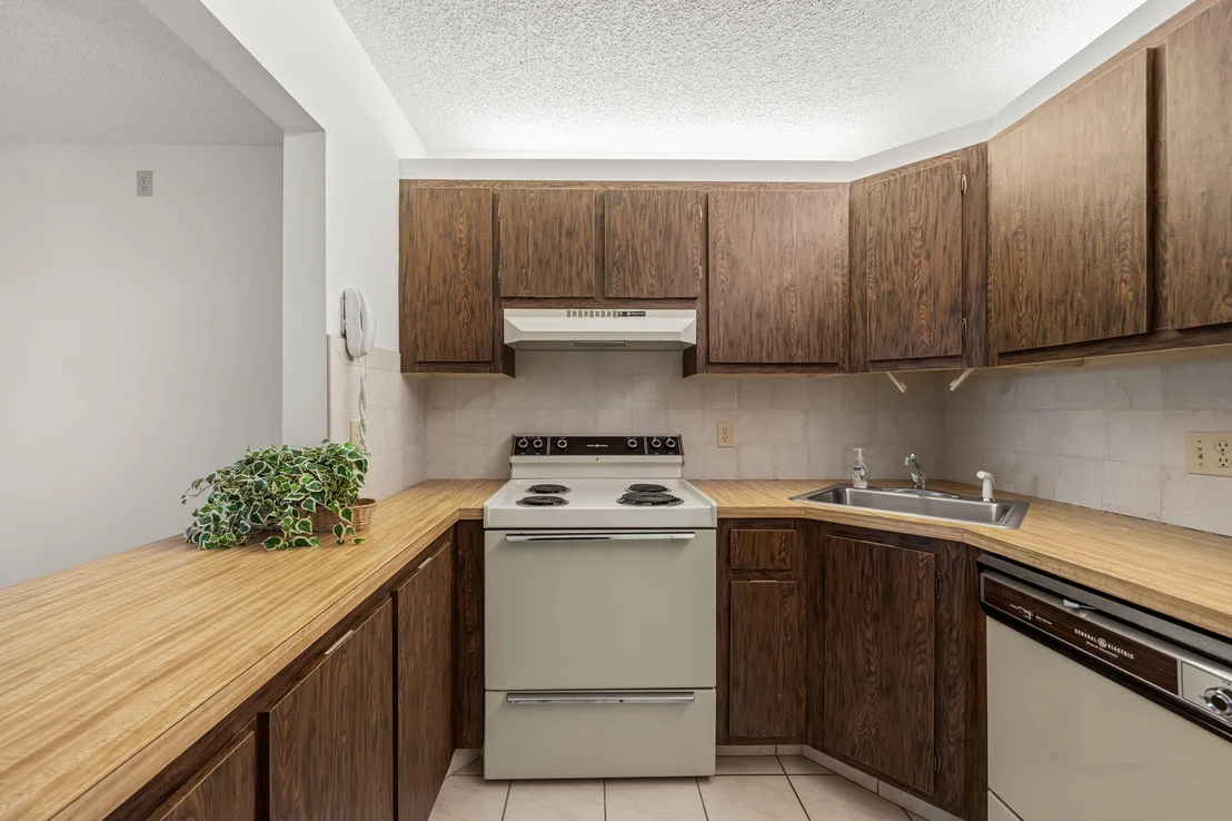 Photo of Unit B2 at 324 KNOTTY PINE Circle