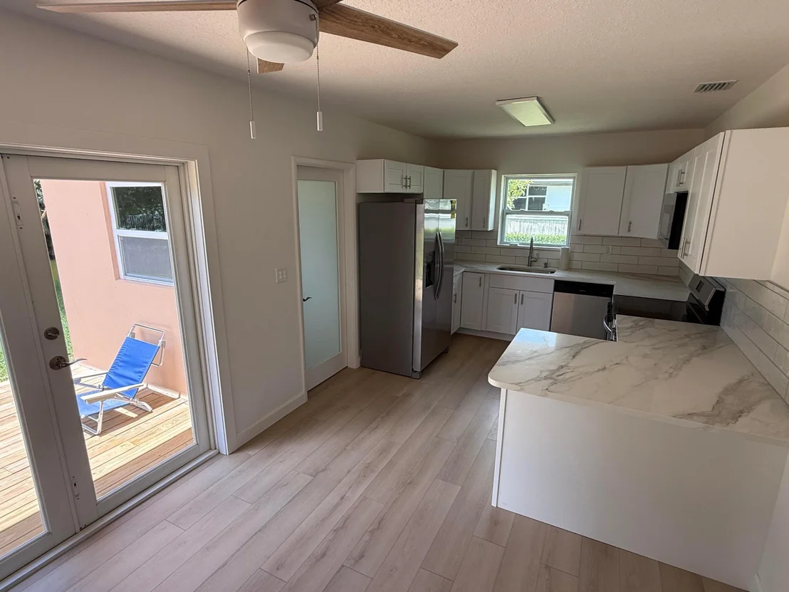 Photo of 1417 Willow Road